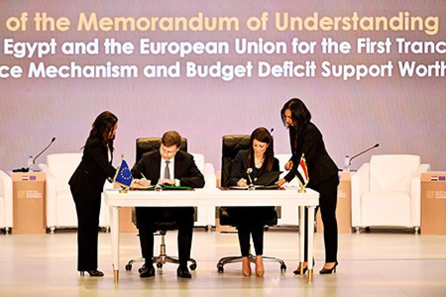 Representatives of Egypt and the EU sign an MoU for the disbursement of up to €1 billion in financial assistance. Photo: European Commission