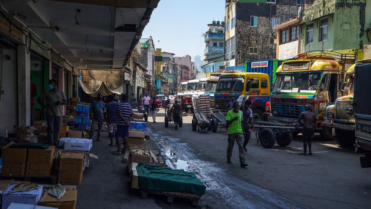 A wholesale market in Colombo, Sri Lanka. Photo: Thilina Kaluthotage/Bloomberg